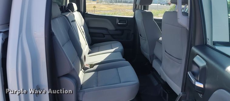 image for item LK9973 2018 Chevrolet Silverado 1500  Crew Cab pickup truck