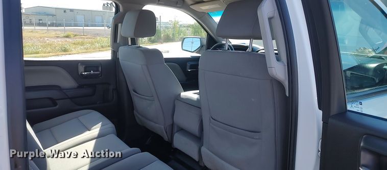 image for item LK9973 2018 Chevrolet Silverado 1500  Crew Cab pickup truck