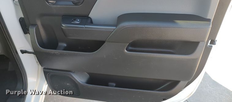 image for item LK9973 2018 Chevrolet Silverado 1500  Crew Cab pickup truck