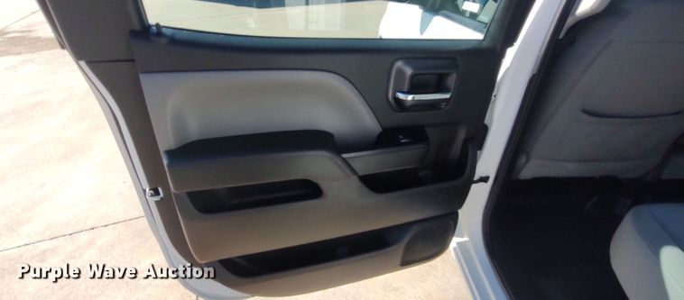 image for item LK9973 2018 Chevrolet Silverado 1500  Crew Cab pickup truck