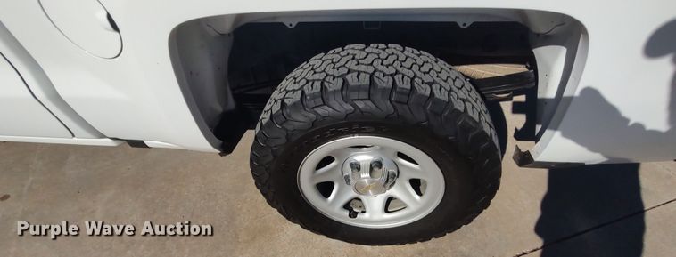 image for item LK9973 2018 Chevrolet Silverado 1500  Crew Cab pickup truck