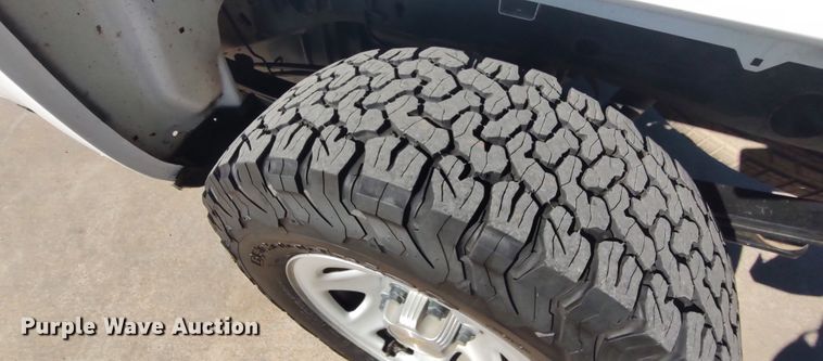 image for item LK9973 2018 Chevrolet Silverado 1500  Crew Cab pickup truck