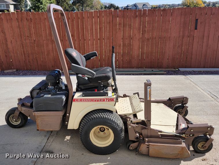 image for item LL9625 Grasshopper 725K  lawn mower