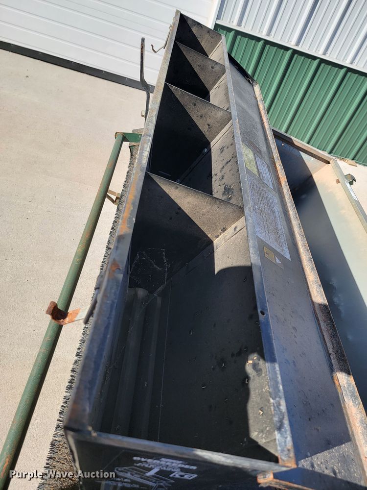 image for item LL9627 Turfco F12D  top dresser