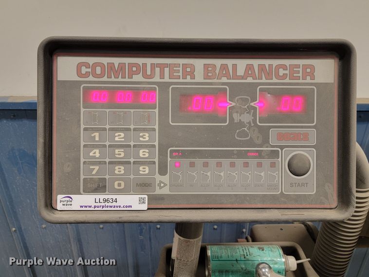 image for item LL9634 Coats 1000  wheel balancer