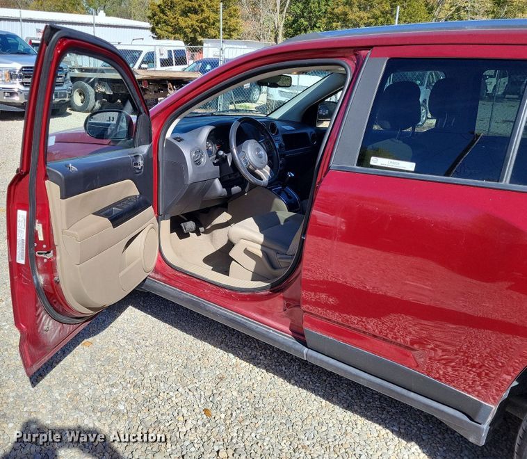 image for item LR9036 2012 Jeep Compass Latitude  SUV