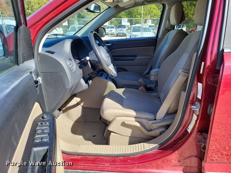 image for item LR9036 2012 Jeep Compass Latitude  SUV