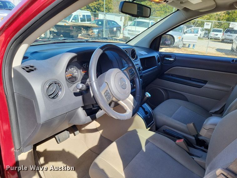 image for item LR9036 2012 Jeep Compass Latitude  SUV