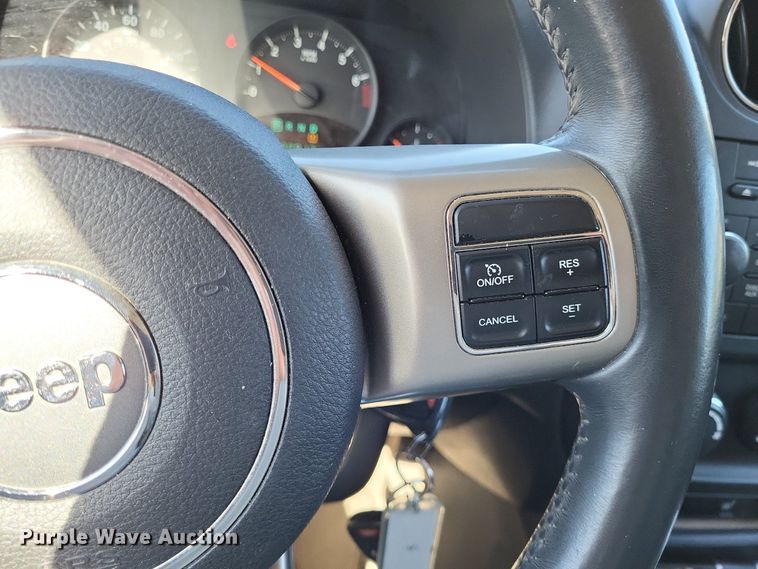 image for item LR9036 2012 Jeep Compass Latitude  SUV