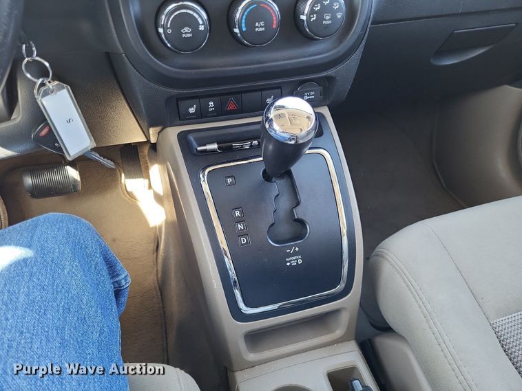 image for item LR9036 2012 Jeep Compass Latitude  SUV