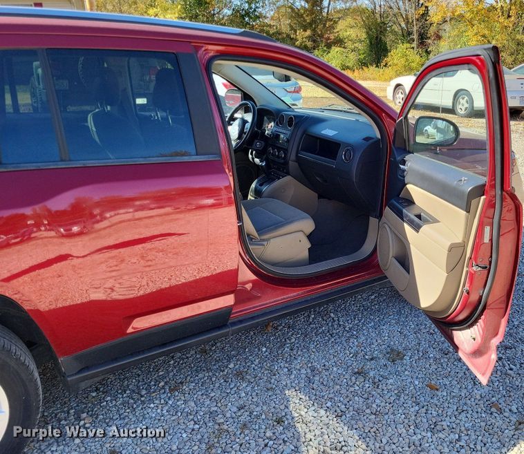 image for item LR9036 2012 Jeep Compass Latitude  SUV