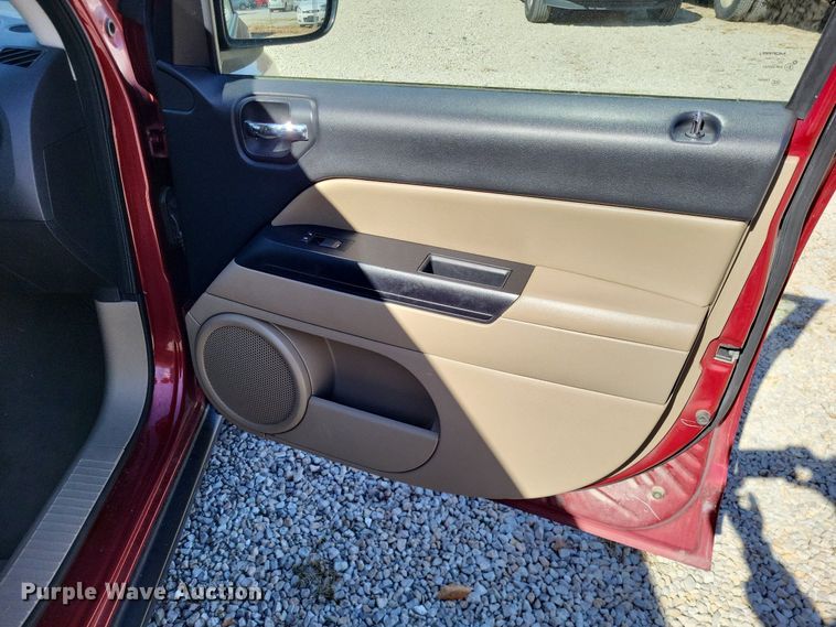 image for item LR9036 2012 Jeep Compass Latitude  SUV