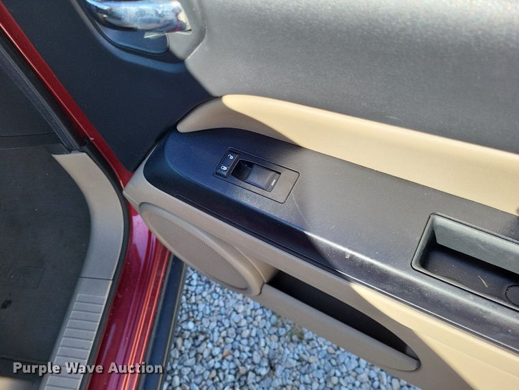 image for item LR9036 2012 Jeep Compass Latitude  SUV