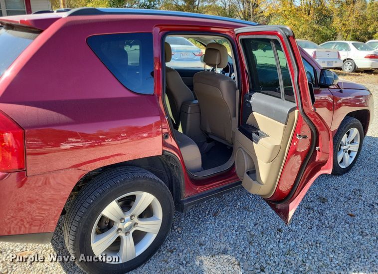 image for item LR9036 2012 Jeep Compass Latitude  SUV