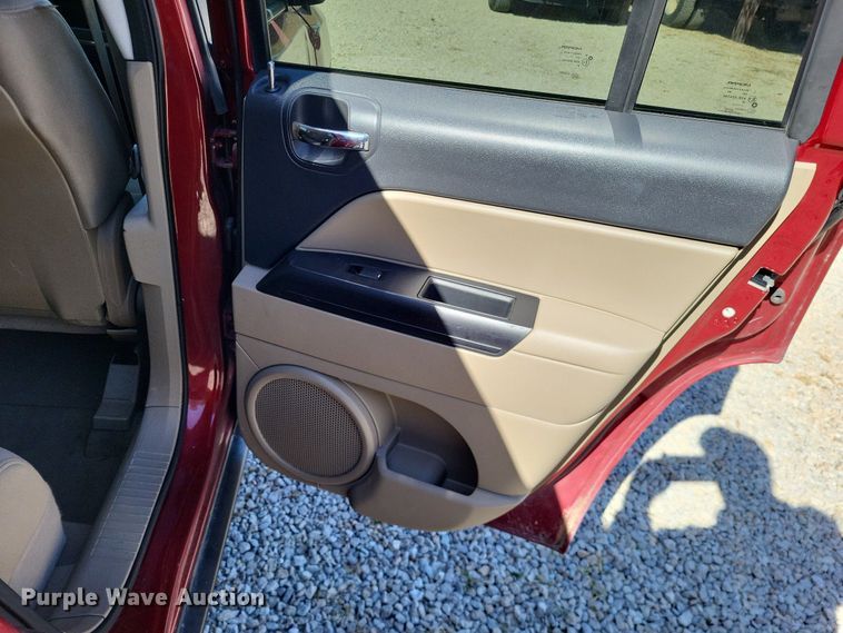 image for item LR9036 2012 Jeep Compass Latitude  SUV