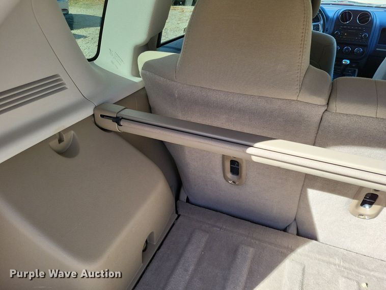 image for item LR9036 2012 Jeep Compass Latitude  SUV