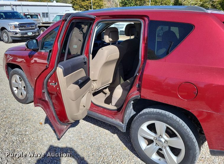 image for item LR9036 2012 Jeep Compass Latitude  SUV