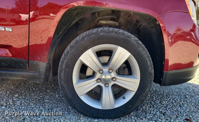 image for item LR9036 2012 Jeep Compass Latitude  SUV