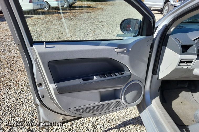 image for item LR9037 2007 Dodge Caliber SXT