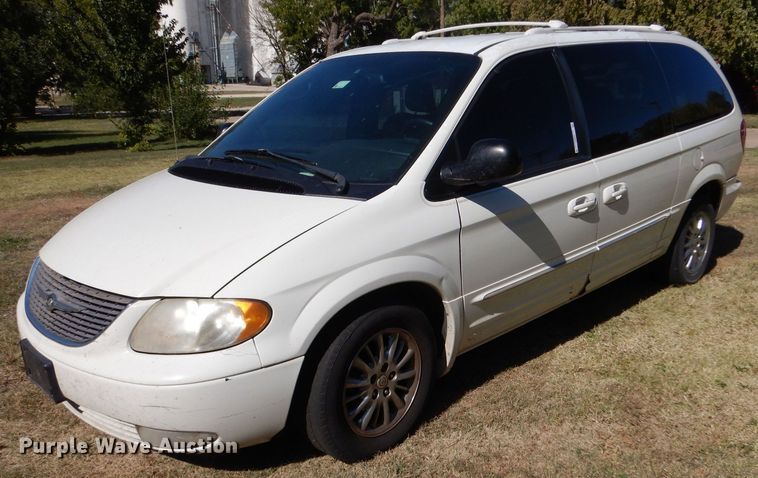 image for item LU9657 2004 Chrysler Town & Country Limited van