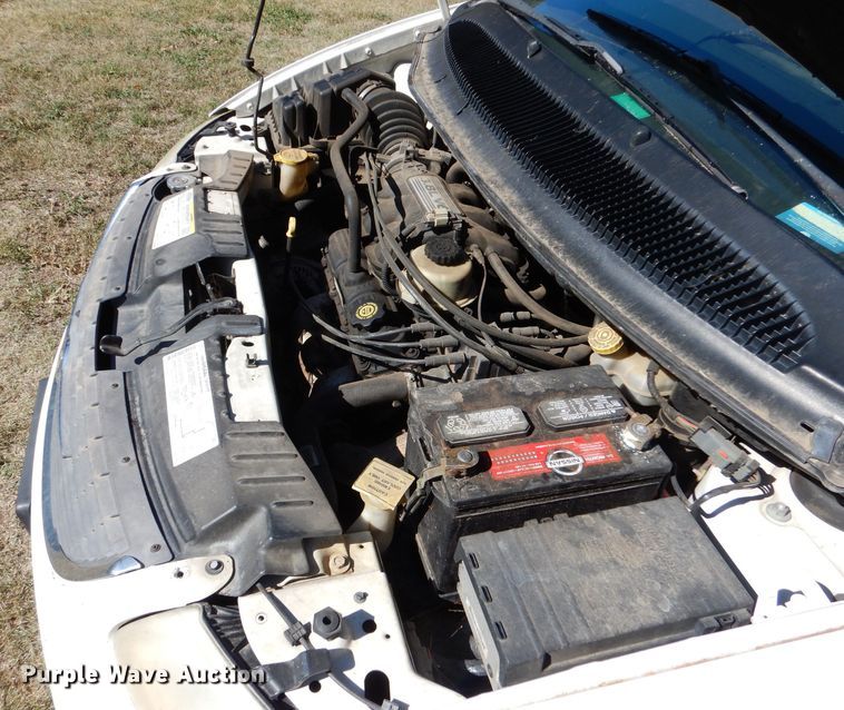 image for item LU9657 2004 Chrysler Town & Country Limited van