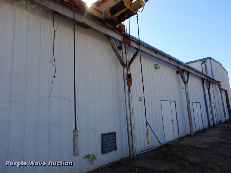 image for item LU9662 Straddle crane