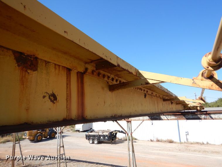 image for item LU9662 Straddle crane
