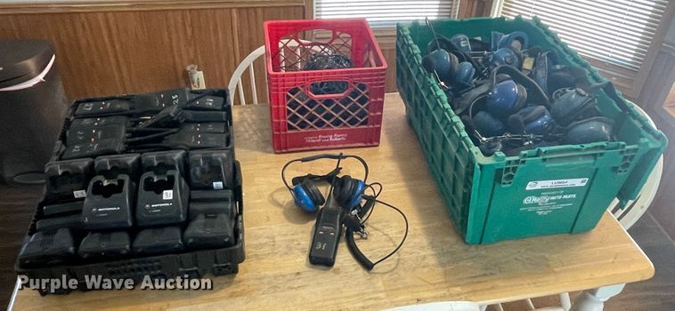 image for item LU9664 (18) Motorola Radius SP50 radio headsets