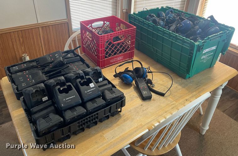 image for item LU9664 (18) Motorola Radius SP50 radio headsets