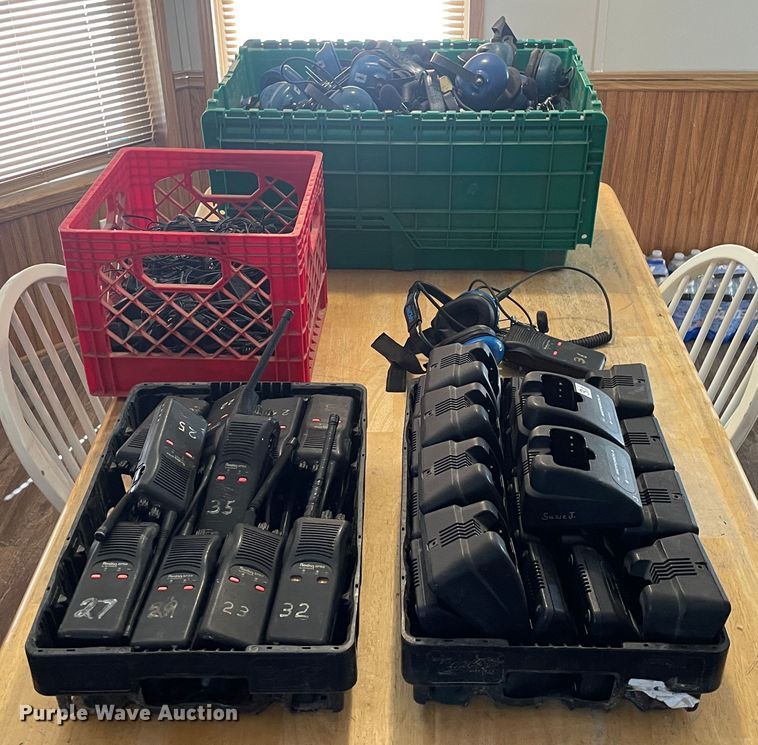 image for item LU9664 (18) Motorola Radius SP50 radio headsets