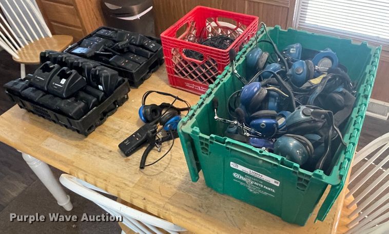 image for item LU9664 (18) Motorola Radius SP50 radio headsets