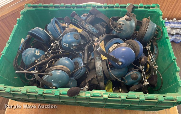 image for item LU9664 (18) Motorola Radius SP50 radio headsets