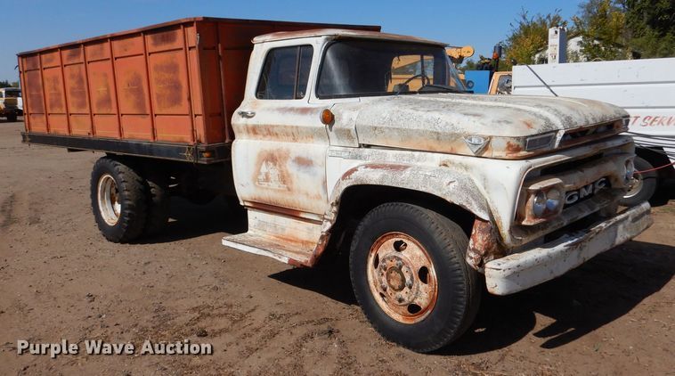 image for item LU9673 GMC 3500  grain truck