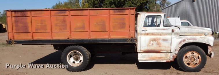 image for item LU9673 GMC 3500  grain truck