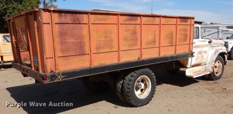 image for item LU9673 GMC 3500  grain truck