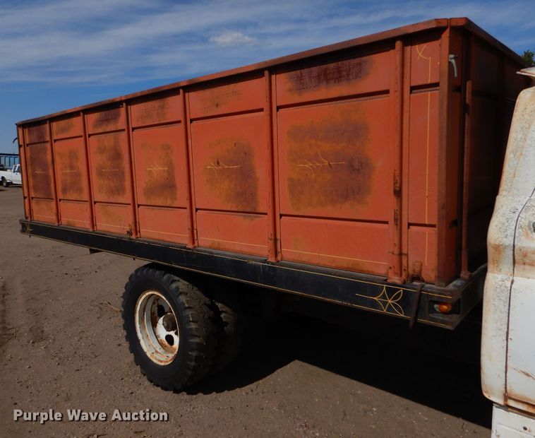 image for item LU9673 GMC 3500  grain truck