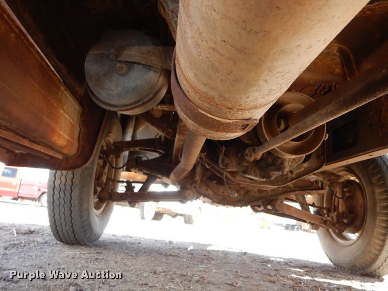 image for item LU9673 GMC 3500  grain truck