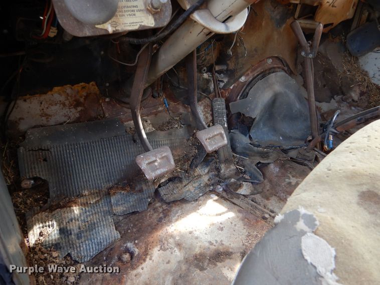 image for item LU9673 GMC 3500  grain truck