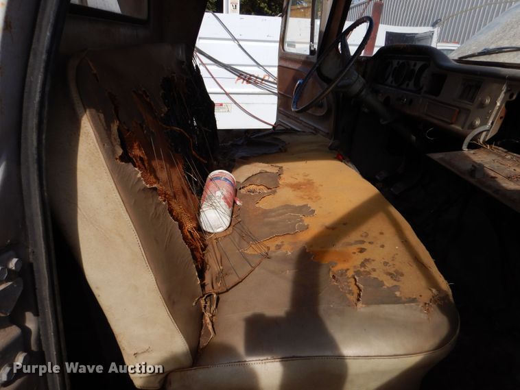 image for item LU9673 GMC 3500  grain truck