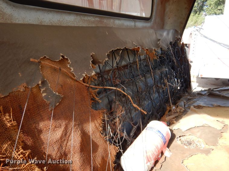 image for item LU9673 GMC 3500  grain truck