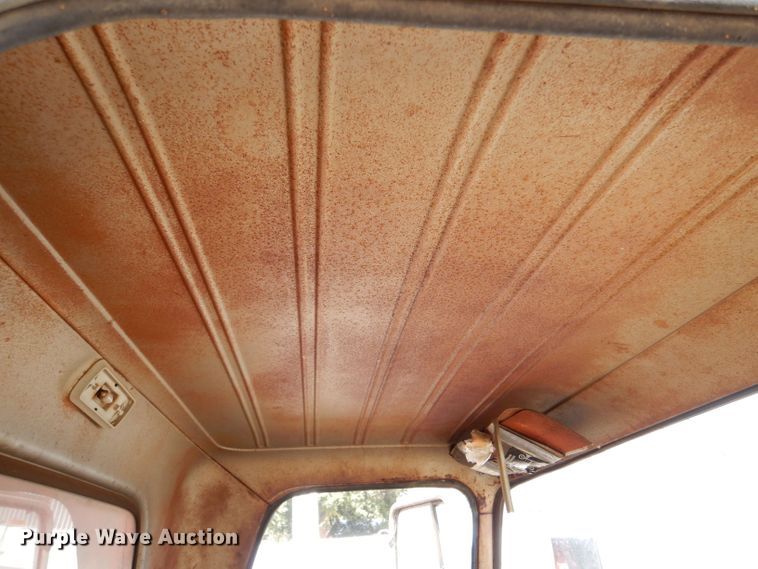 image for item LU9673 GMC 3500  grain truck