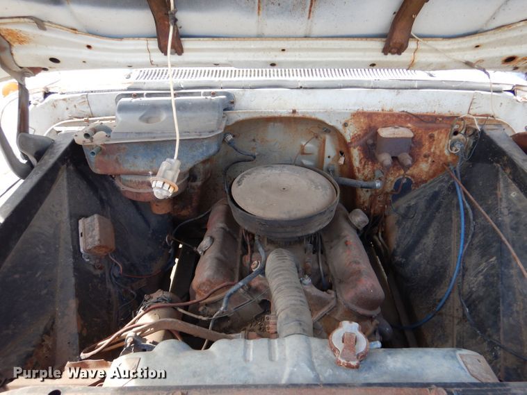 image for item LU9673 GMC 3500  grain truck