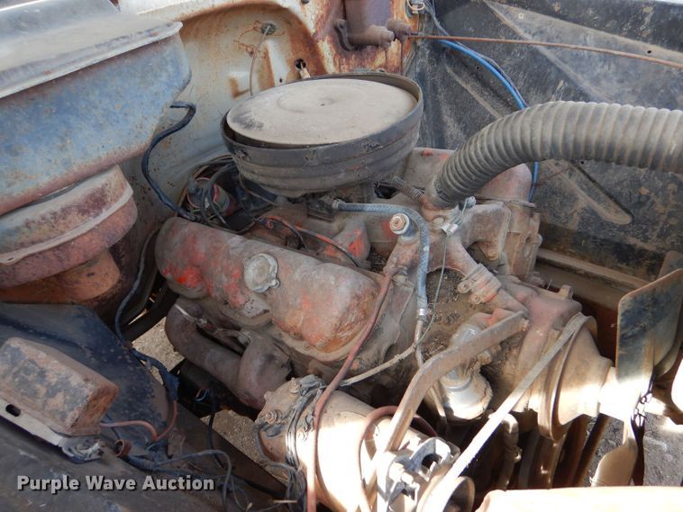 image for item LU9673 GMC 3500  grain truck