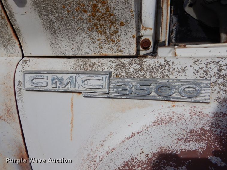 image for item LU9673 GMC 3500  grain truck
