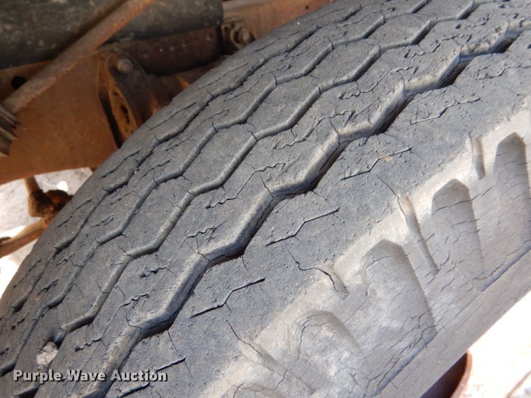 image for item LU9673 GMC 3500  grain truck