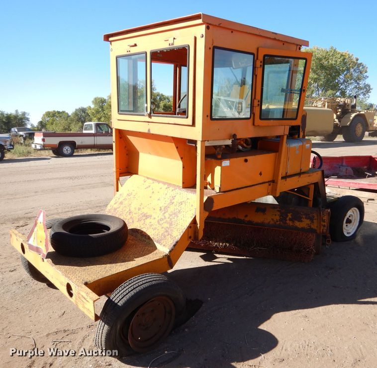 image for item LU9674 (2) Broce D9 brooms