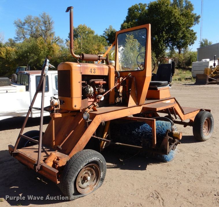 image for item LU9674 (2) Broce D9 brooms