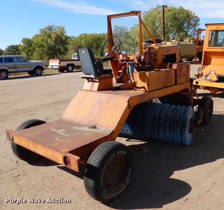 image for item LU9674 (2) Broce D9 brooms