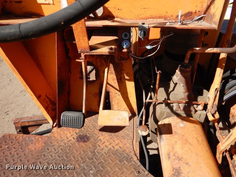 image for item LU9674 (2) Broce D9 brooms