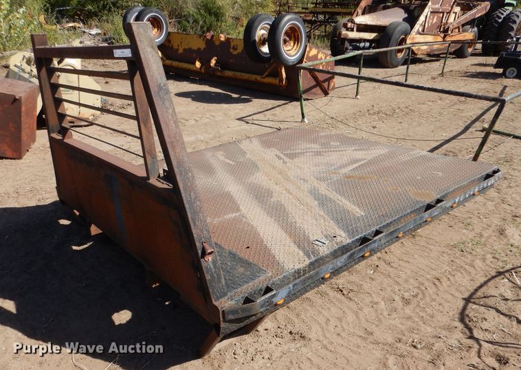 image for item LU9690 Flatbed